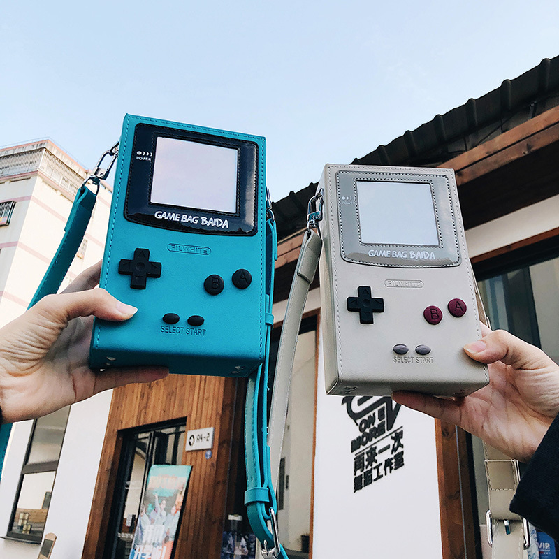 Handheld Game Console - กระเป๋าสะพายข้างมินิทรงเครื่องเล่นเกมสุดสร้างสรรค์ ดีไซน์ย้อนยุค น้ำหนักเบา เหมาะสำหรับใส่เหรียญและโทรศัพท์มือถือ